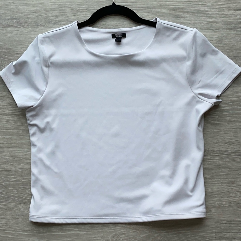 EUC | Express Body Contour White Short Sleeve Crop